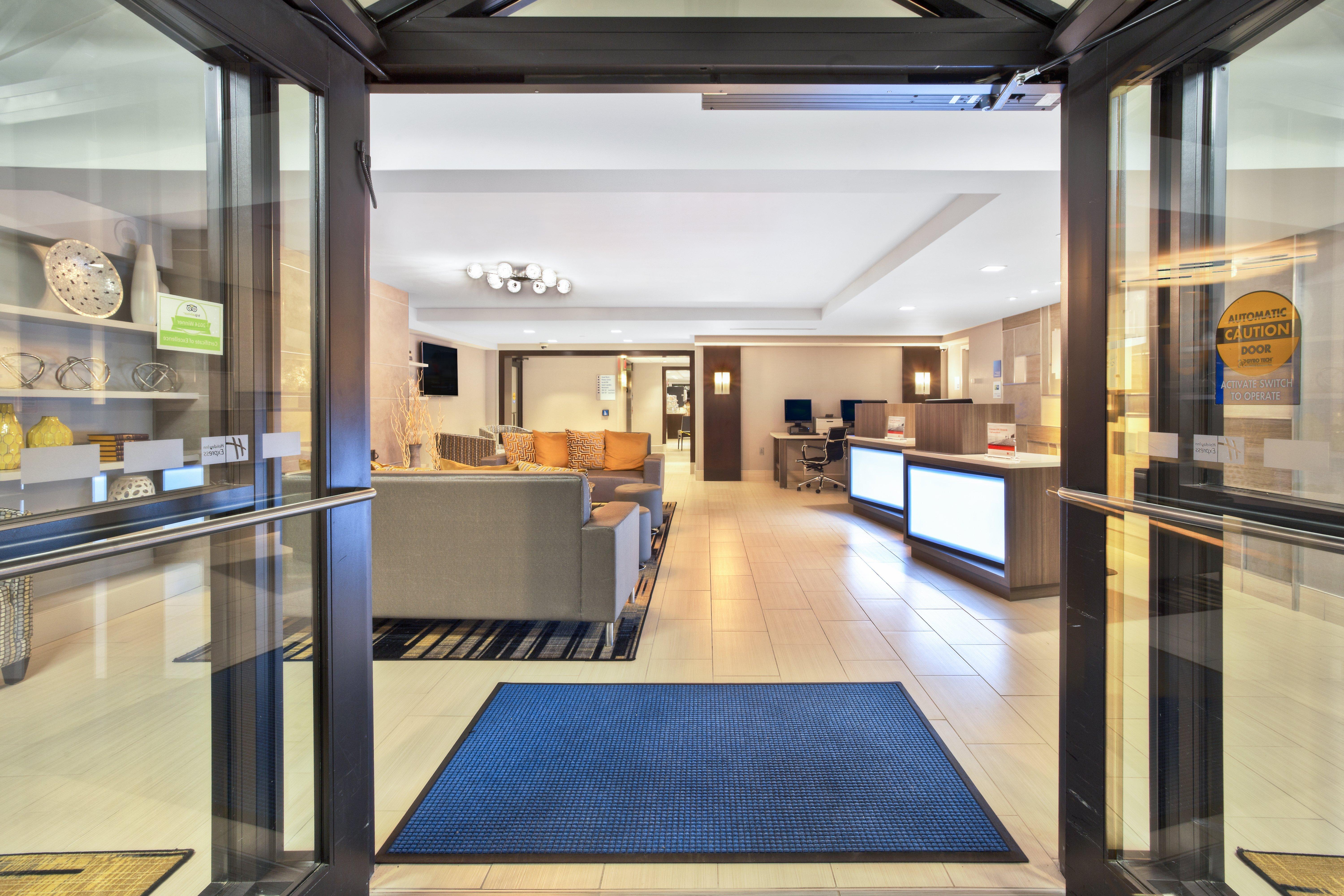 Holiday Inn Express Boston-Waltham By Ihg Экстерьер фото
